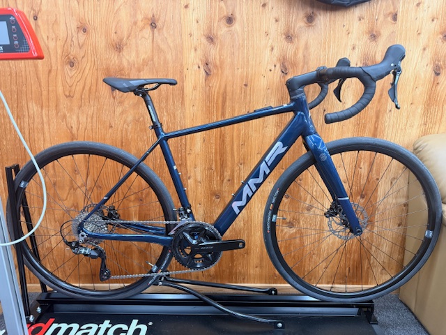 パッと見、普通のロードバイク！？